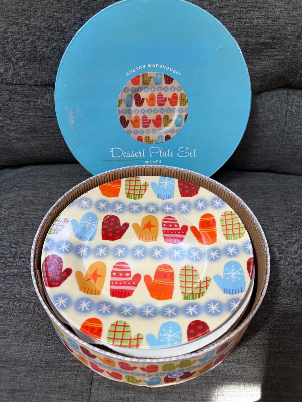 Boston Warehouse Multicolor Mittens Dessert Plate Set